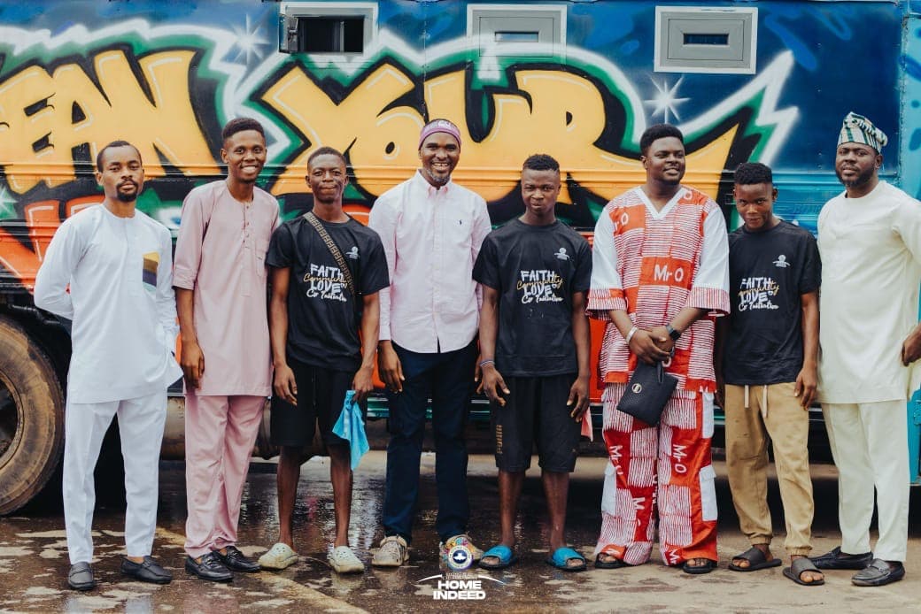 Street Church in Photos photo 23